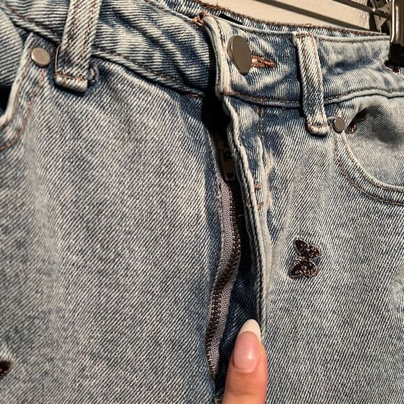 Material Girl Womens Light Wash Blue Distressed Butterfly Embroidered Hi Rise Je - Picture 4 of 9